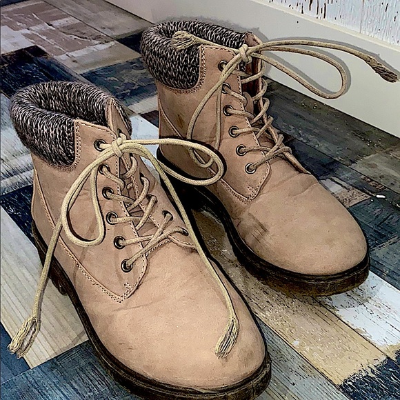 Low botts - Picture 2 of 2